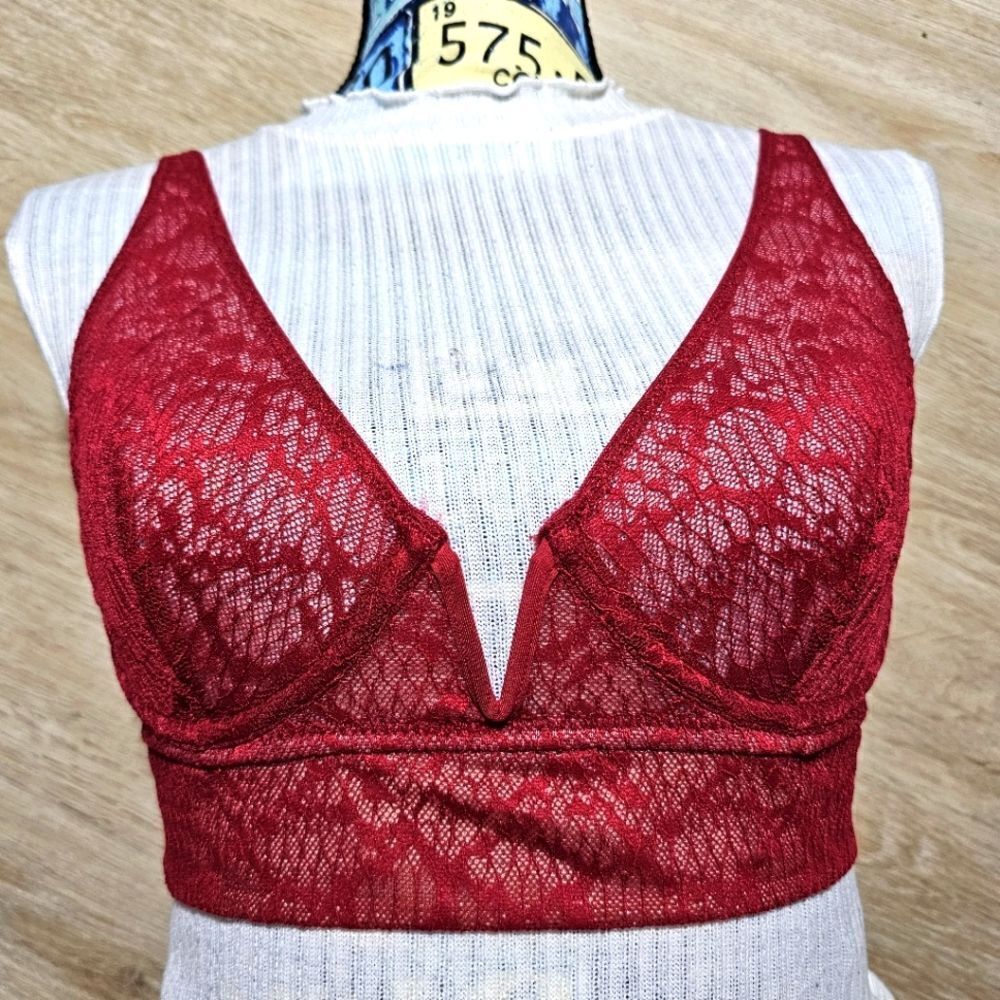 Free People small NWT red lace maroon tameeka wired bra bralette